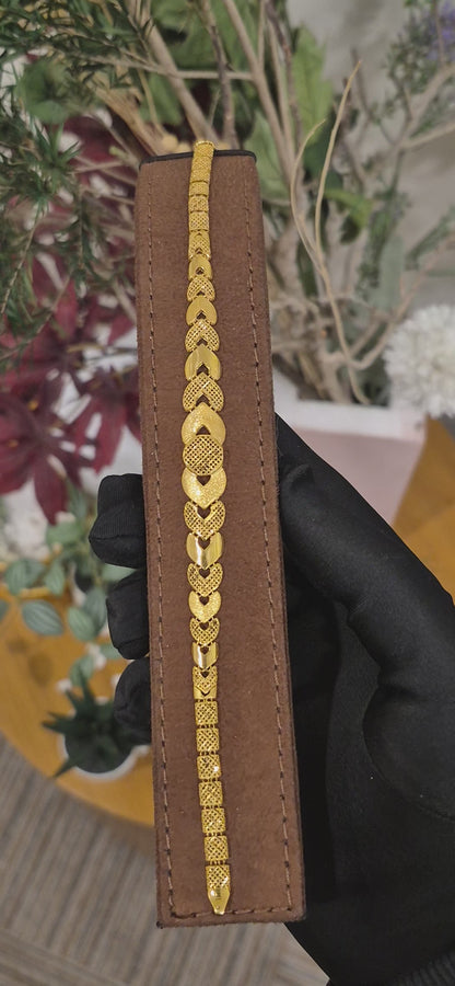 Gold Heart Pattern Bracelet 21KT - FKJBRL21KM11550