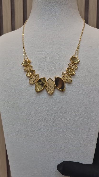 Gold Elegant Leaf Design Necklace 21KT - FKJNKL21KM10166
