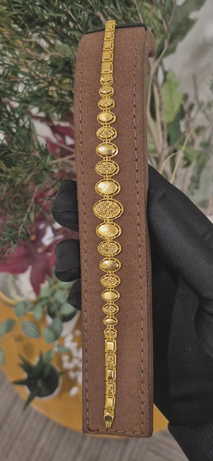 Gold Oval Motif Bracelet 21KT - FKJBRL21KM11507